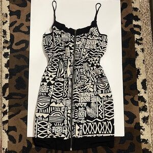 NWOT - Forever 21 - Size M - Beachy Spaghetti Strap Dress - Black & Cream